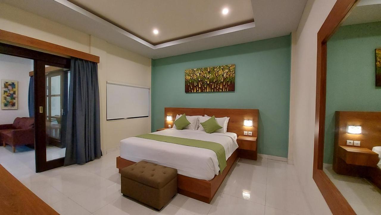 The New Moon Seminyak Hotell Eksteriør bilde
