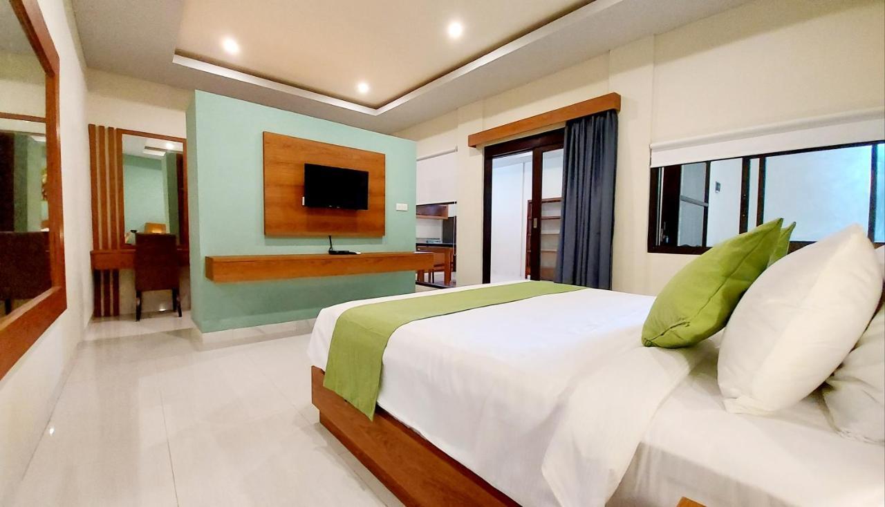 The New Moon Seminyak Hotell Eksteriør bilde