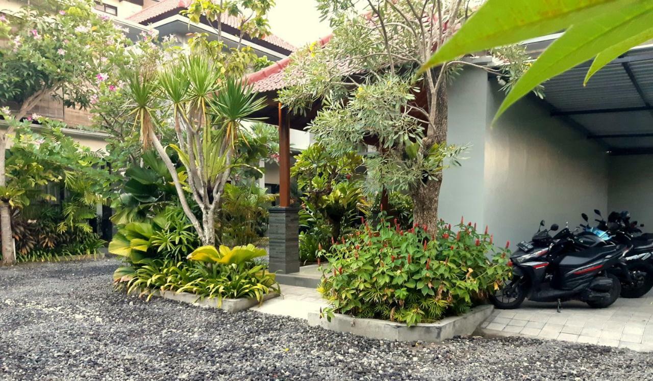 The New Moon Seminyak Hotell Eksteriør bilde