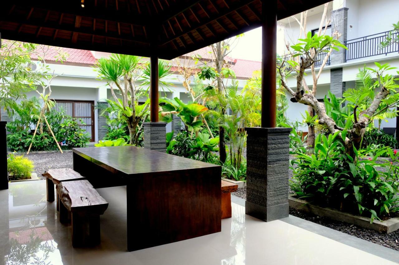 The New Moon Seminyak Hotell Eksteriør bilde